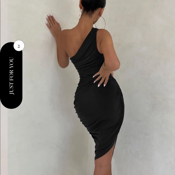 Club L BLACK ONE SHOULDER RUCHED MIDI DRESS - Picture 4 of 4